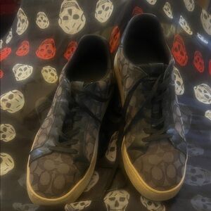 SUNDAY CLISET CLEAN OUT. Coach Gray Monogram Sneaket